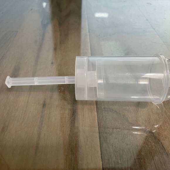 Like New 4-Piece Popsicle Mold Set - Picture 6 of 13